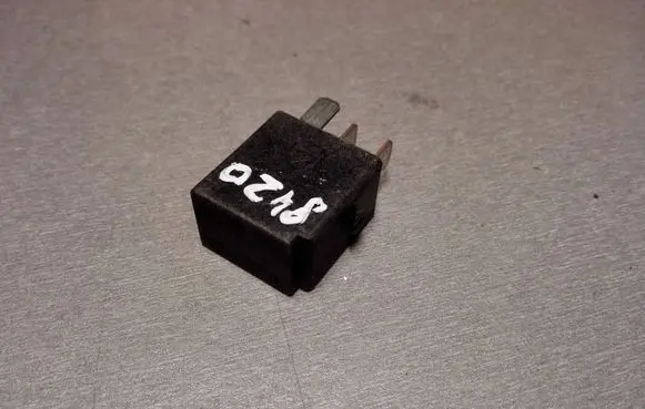 Mercedes-Benz C W202 Other relay 0025421119