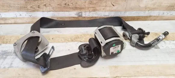 BMW 5 F10 F11 Front seatbelt 610126200B 100729 608532600D