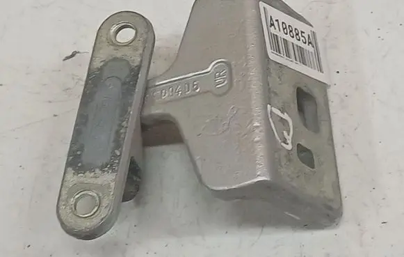 Mercedes-Benz CLS C219 Rear door lower hinge