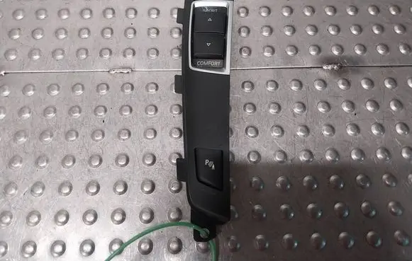 BMW 5 F10 F11 Parking (PDC) sensor switch 9202945