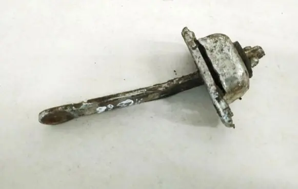 Opel Astra F Rear door check strap stopper
