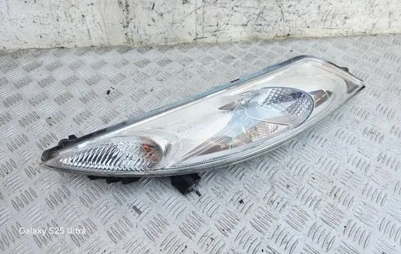Nissan Juke I F15 Front indicator light F001