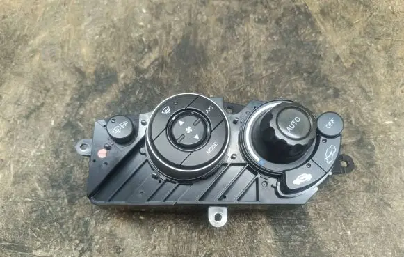 Honda Civic Climate control unit 79600SMGG4 MN045100076 SANWA2070