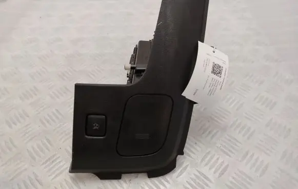 Ford Mustang VI Glove box FR3B63044F09A