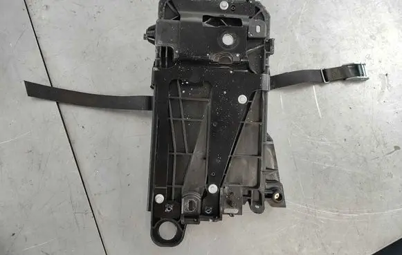 Battery box tray