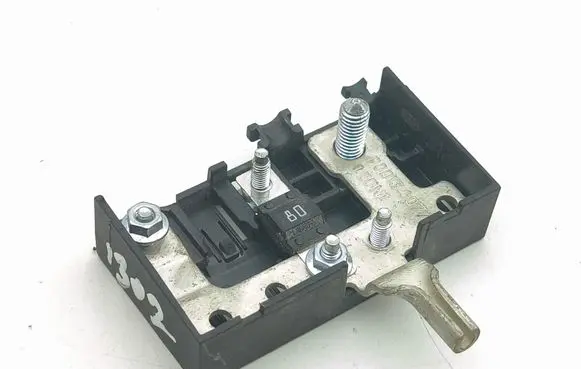 Land Rover Range Rover Velar Battery relay fuse P00134077A