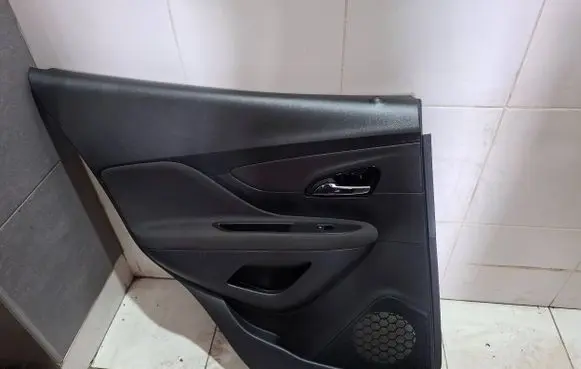 Opel Mokka B Rear door card panel trim