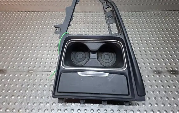 BMW 3 F30 F35 F31 Cup holder front S27705844 9218925