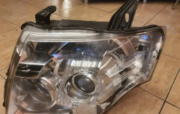 Mitsubishi Pajero Headlight/headlamp 10067018 A045053
