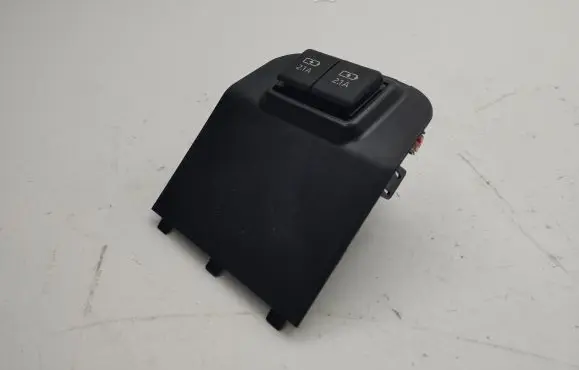 Toyota RAV 4 (XA50) USB socket connector 8553242010