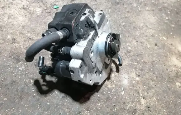 Fuel injection high pressure pump