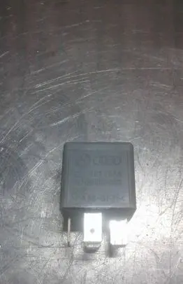 Volkswagen PASSAT B6 Other relay 8D0951253A V23134B52X301