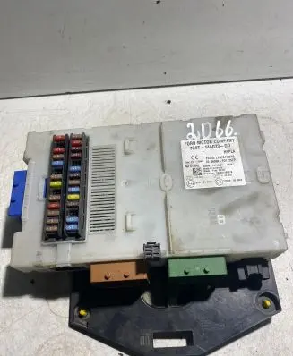 Ford Mondeo MK IV Fuse module 7G9T14A073DD 28130621 3659AF01125TP