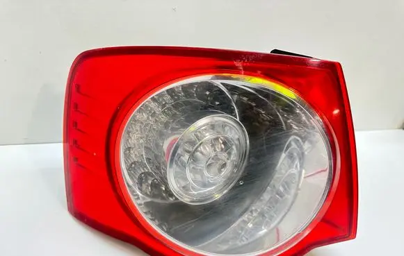 Volkswagen Jetta V Rear/tail lights 1K5945093G 983131