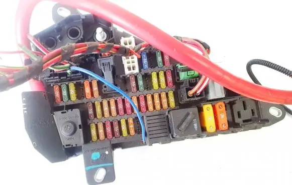 BMW 5 E60 E61 Fuse box set 690660105 6906601-05