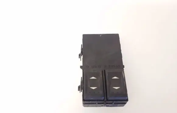 Ford Mondeo Mk III Electric window control switch 1S7T14A132 031633
