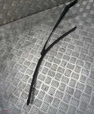 Volkswagen Tiguan Front wiper blade arm 5N1955409