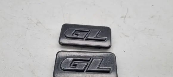 Volkswagen PASSAT B3 Fender model badge letters 357853688A