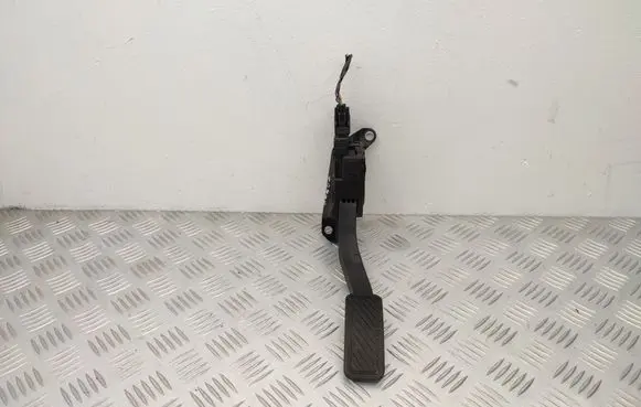 Ford B-MAX Accelerator throttle pedal 8V219F836AB