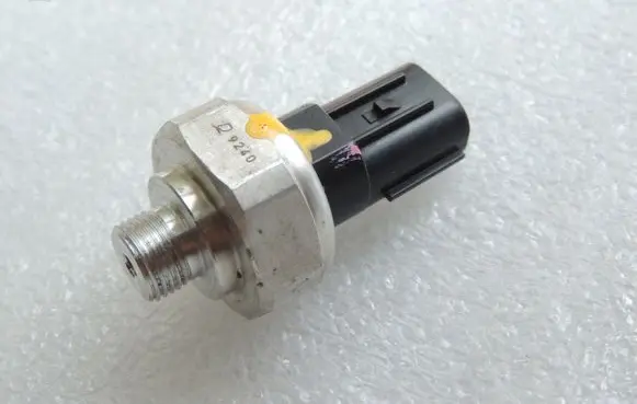 Toyota Yaris XP210 Air conditioning (A/C) pressure sensor 8871911010