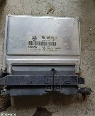Volkswagen PASSAT B5 Engine control unit/module 8D0907558S 0261204956
