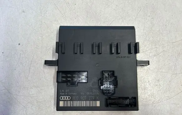 Audi A4 S4 B7 8E 8H Comfort/convenience module 8E0907279K