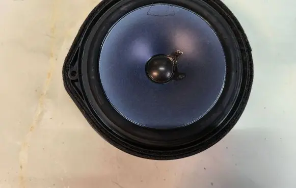 Honda CR-V Front door high frequency speaker