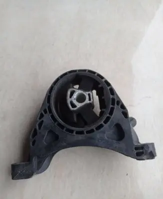 Opel Insignia A Engine mount bracket 13227769