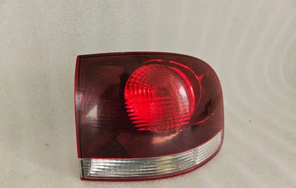 Volkswagen Touareg I Rear/tail lights 7L6945096