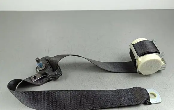 Rear seatbelt