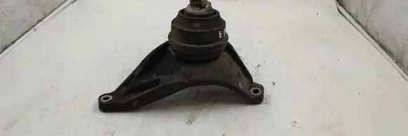 BMW 5 E39 Engine mount bracket