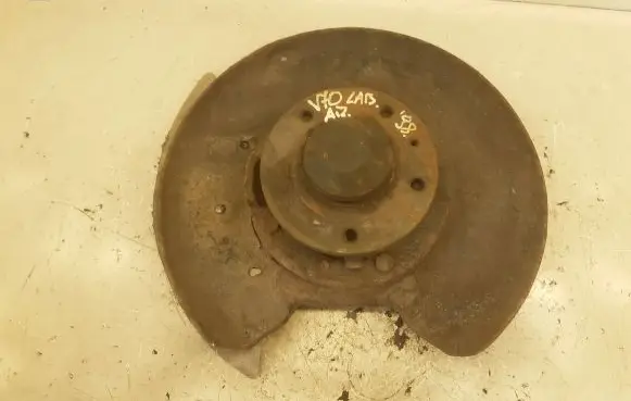 Volvo S70 V70 V70 XC Rear wheel hub spindle/knuckle 