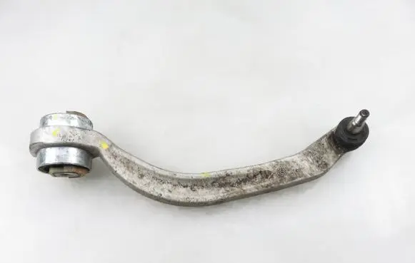 Volkswagen PASSAT B5 Front lower control arm/wishbone 