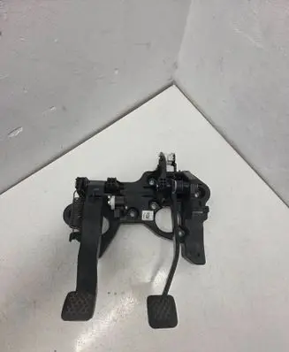 Opel Karl Pedal assembly 42388890