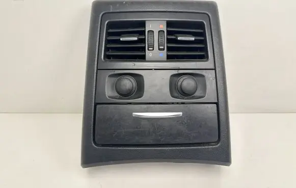 BMW 3 E90 E91 Rear air vent grill 7129556