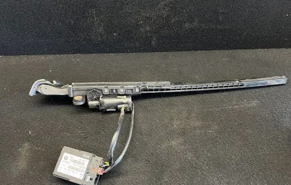 BMW 3 G20 G21 Seat belt adjustment motor 7211916537801