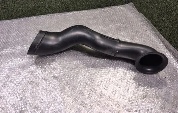 Porsche Cayenne (92A) Air intake duct part 7P5129752A