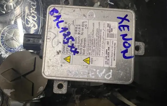 Mitsubishi Pajero Xenon control unit/module W3520971 D2SD2R2000H GENUINEtested