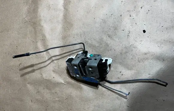 Dodge Caliber Front door lock P04589409AE TKD1937