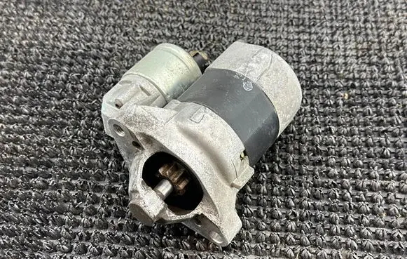 Renault Twingo II Starter motor 8200369521 20G23172BS