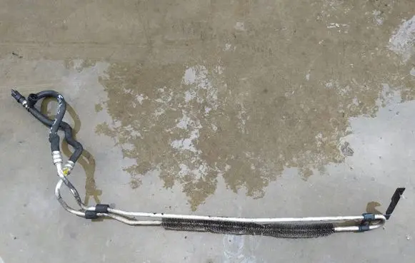 Volvo S80 Power steering radiator 31202354