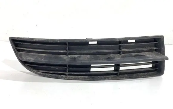 Volkswagen Touran I Front bumper lower grill 1T0853666