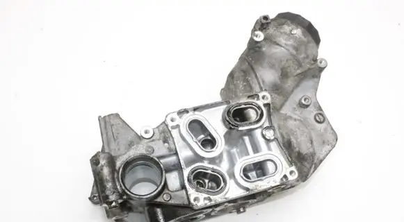 Honda CR-V Oil filter mounting bracket