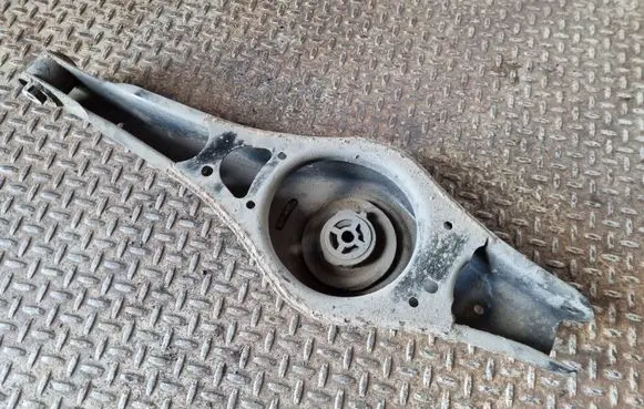 Volkswagen Golf VI Rear upper control arm/wishbone