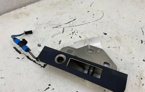 BMW 4 F32 F33 Convertible roof lock/latch 7290347