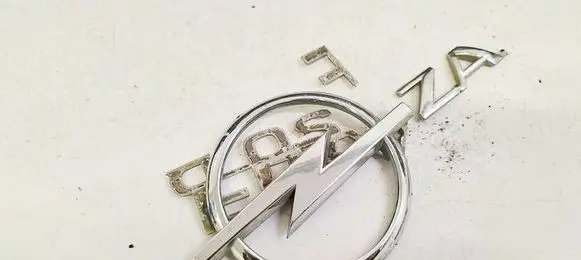 Opel Zafira A Manufacturer badge logo/emblem 