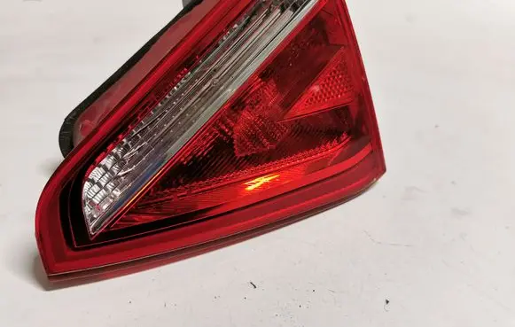 Audi A5 8T 8F Tailgate rear/tail lights 8T0945094