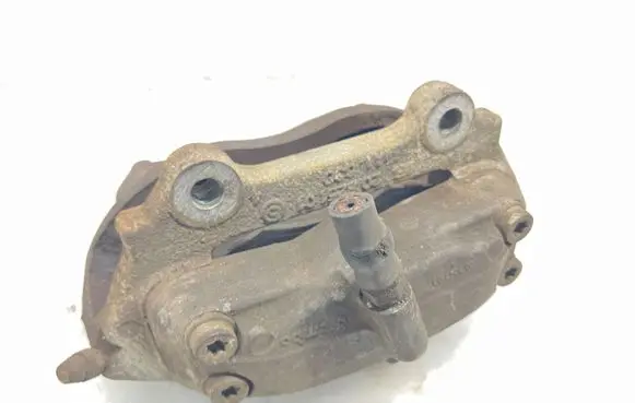 Mercedes-Benz E W211 Front brake caliper 20825101