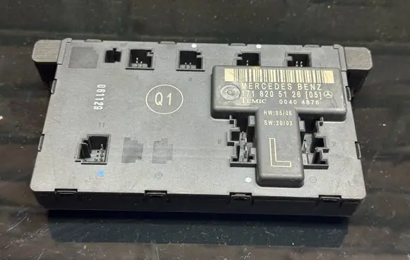 Mercedes-Benz SLK R171 Door control unit/module 1718205126 00404876