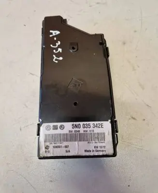Volkswagen PASSAT B7 Head unit multimedia control 5N0035342E 7662171671 0000010007
